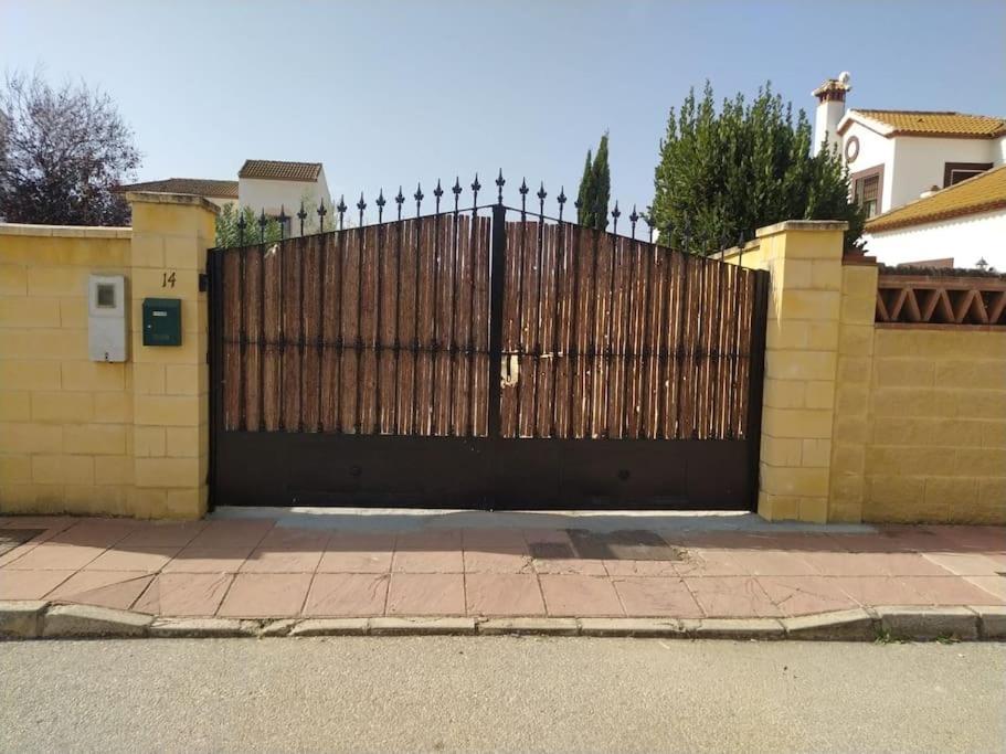 Agradable Casa Con Piscina En La Serrania. アリアテ エクステリア 写真