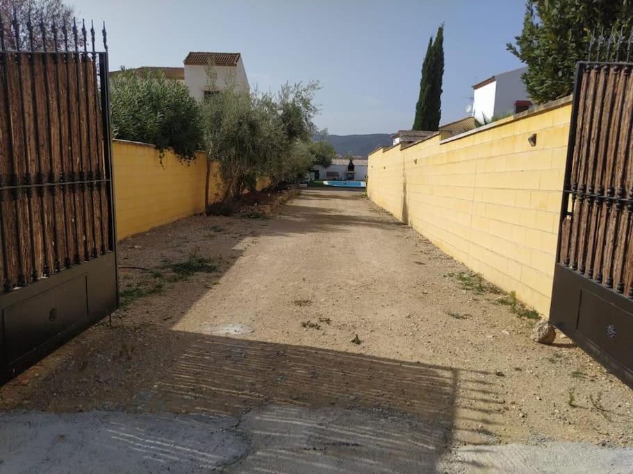 Agradable Casa Con Piscina En La Serrania. アリアテ エクステリア 写真